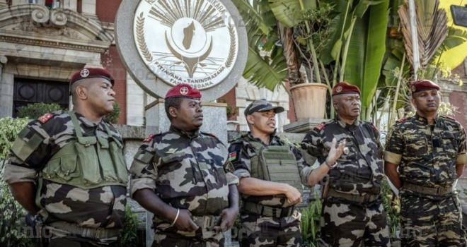 Madagascar&nbsp;: L’Assemblée nationale destitue Andry Rajoelina, l’armée annonce prendre le pouvoir