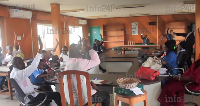 UOB : Les profs en colère crient à la mauvaise gouvernance et exigent leurs 565 millions de dette